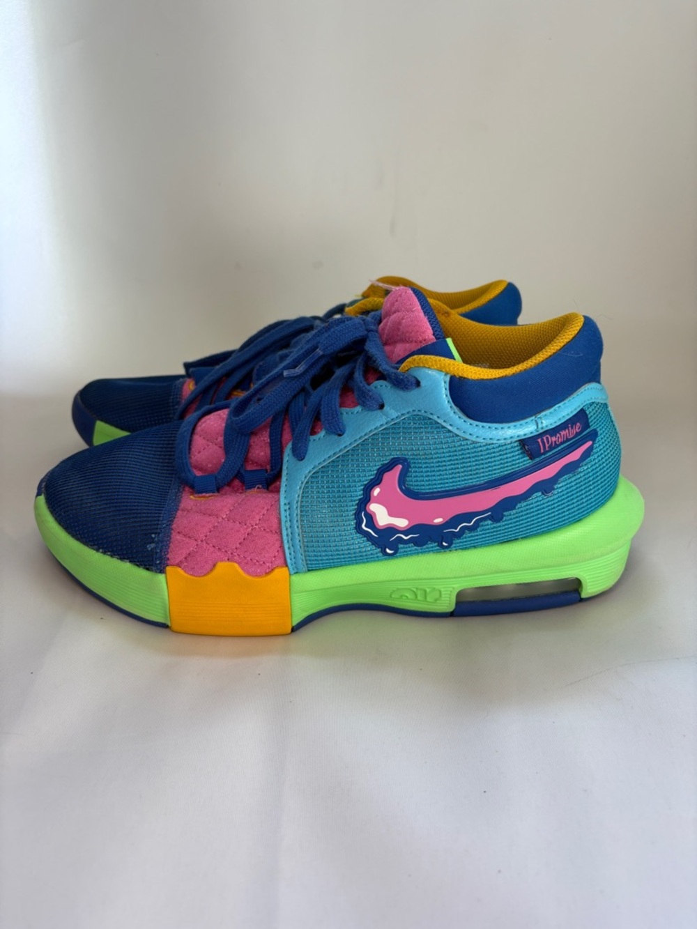 Nike LeBron Witness 8 I Promise School  Size Men 8.5 Women 10.5 - Picture 4 of 9